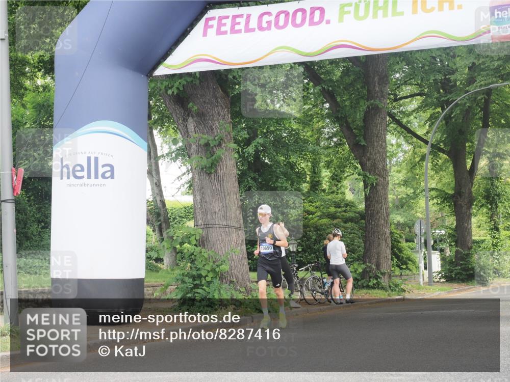 29.06.2025 - hella hamburg halbmarathon KatJ http://msf.ph/oto/8287416 29.06.2025 10:12:02 Zwischen KM18-KM19  meine-sportfotos.de
