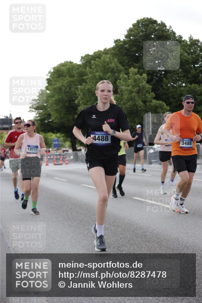 29.06.2025 - hella hamburg halbmarathon Jannik Wohlers http://msf.ph/oto/8287478 29.06.2025 10:03:39 Lombardsbrücke 1032, 1355, 3488, 4095, 4488, 5058, 5363, 5613, 6142, 6706, 7017, 7485, 8177, 8421, 8422, 8423, 8469, 9526, 9899, 11511, 11614, 12336, 12653, 13173, 13583, 15520, 15525, 15678, 16099, 16113, 17098, 17860, 17880, 18111, 18985 meine-sportfotos.de