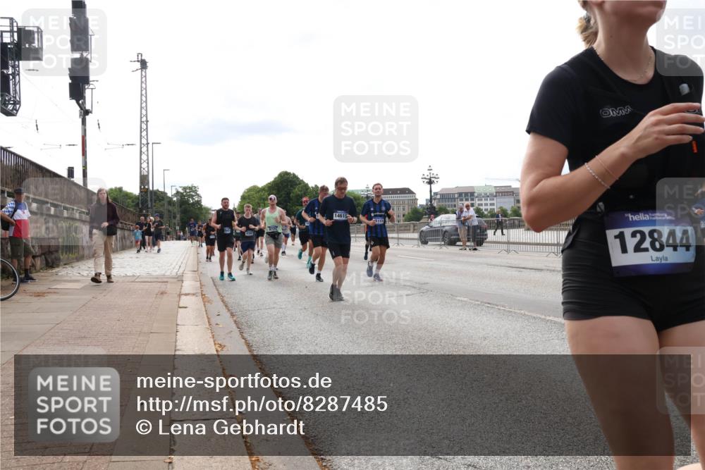 29.06.2025 - hella hamburg halbmarathon Lena Gebhardt http://msf.ph/oto/8287485 29.06.2025 10:20:59 Lombardsbrücke 8724, 4350, 14615, 12844, 1011, 1028, 1266, 1471, 1658, 2053, 2101, 2325, 2383, 2834, 2923, 2945, 2956, 2986, 3161, 3247, 3453, 3733, 3781, 3813, 4082, 4288, 4350, 4422, 4754, 4869, 5041, 5061, 5181, 5625, 5767, 6275, 6308, 6608, 7228, 7608, 8113, 8724, 8726, 8844, 8940, 9005, 9011, 9108, 9236, 9501, 9981, 10050, 10350, 10585, 10602, 11100, 11145, 11698, 11995, 12175, 12694, 12844, 13057, 13508 meine-sportfotos.de