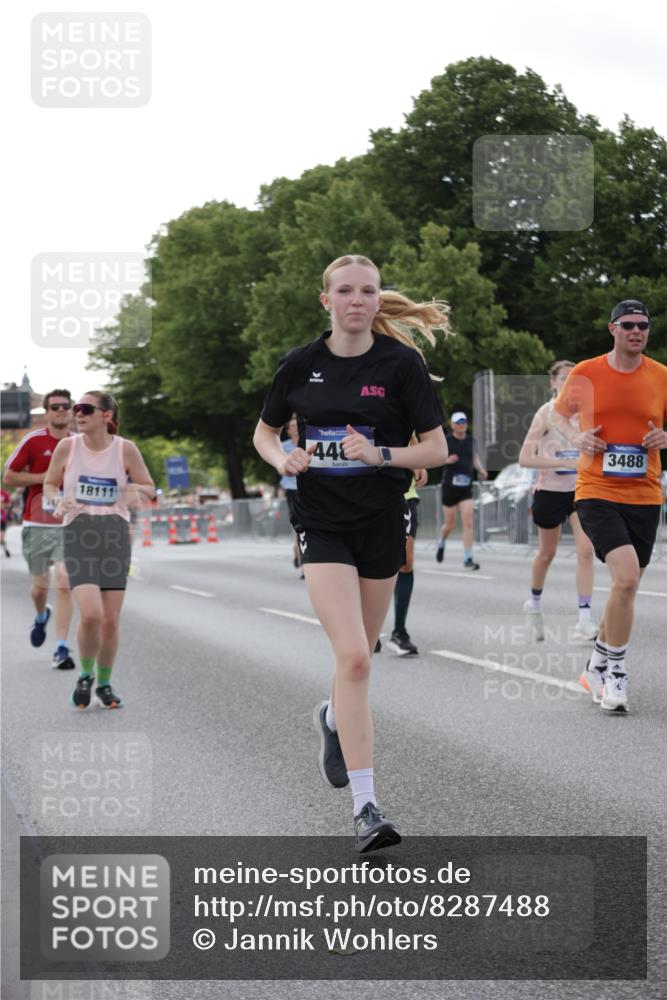 29.06.2025 - hella hamburg halbmarathon Jannik Wohlers http://msf.ph/oto/8287488 29.06.2025 10:03:39 Lombardsbrücke 1032, 1355, 3488, 4095, 4488, 5058, 5363, 5613, 6142, 6706, 7017, 7485, 8177, 8421, 8422, 8423, 8469, 9526, 9899, 11511, 11614, 12336, 12653, 13173, 13583, 15520, 15525, 15678, 16099, 16113, 17098, 17860, 17880, 18111, 18985 meine-sportfotos.de