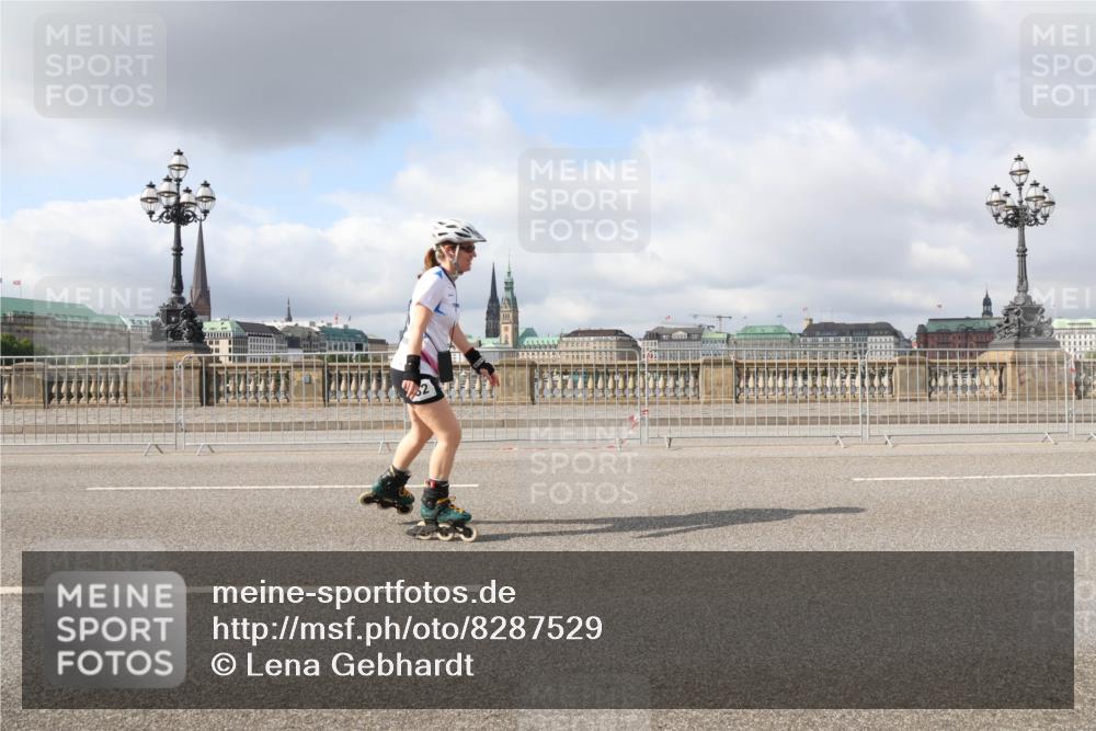 29.06.2025 - hella hamburg halbmarathon Lena Gebhardt http://msf.ph/oto/8287529 29.06.2025 09:05:33 Lombardsbrücke  meine-sportfotos.de