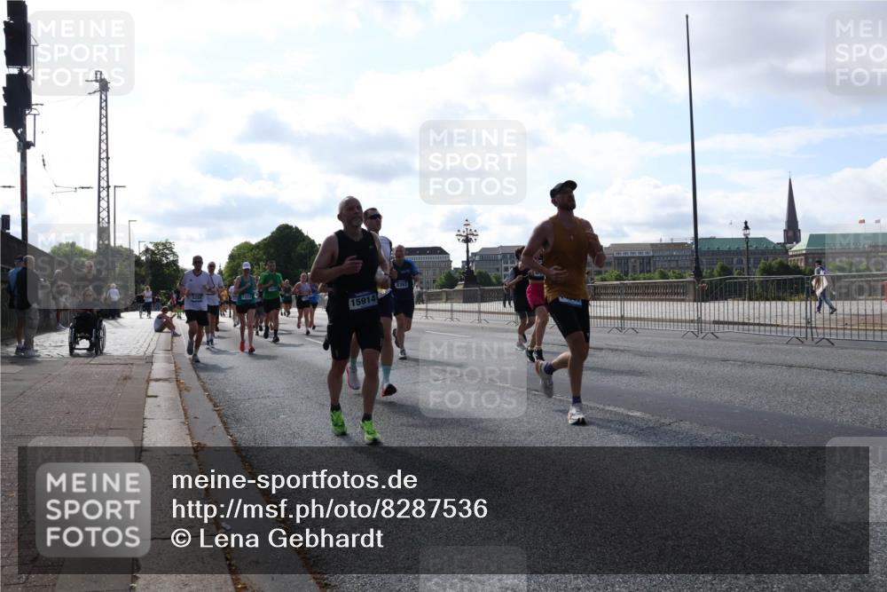 29.06.2025 - hella hamburg halbmarathon Lena Gebhardt http://msf.ph/oto/8287536 29.06.2025 09:58:31 Lombardsbrücke 5250, 11214, 15914, 8393, 1034, 1179, 1190, 1285, 1727, 1815, 1946, 1951, 2029, 2034, 2070, 2138, 2417, 2518, 2636, 2656, 2711, 2840, 2883, 2907, 3041, 3097, 3819, 3859, 3952, 4120, 4152, 4167, 4814, 4903, 5077, 5084, 5093, 5259, 5378, 5721, 5894, 6164, 6272, 6433, 6592, 6657, 6754, 6759, 6877, 6897, 7082, 7369, 7409, 7509, 7716, 7724, 7856, 7896, 8154, 8311, 8322, 8393, 8508, 8590, 8639, 8825, 9012, 9057, 9562, 9656, 10084 meine-sportfotos.de