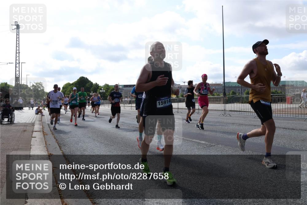 29.06.2025 - hella hamburg halbmarathon Lena Gebhardt http://msf.ph/oto/8287658 29.06.2025 09:58:32 Lombardsbrücke 5259, 11214, 42761, 15914, 6433, 1034, 1179, 1190, 1285, 1727, 1815, 1946, 1951, 2029, 2034, 2070, 2138, 2417, 2518, 2636, 2656, 2711, 2840, 2883, 2907, 3041, 3097, 3819, 3859, 3952, 4120, 4152, 4167, 4814, 4903, 5077, 5084, 5093, 5259, 5378, 5721, 5894, 6164, 6272, 6294, 6433, 6592, 6657, 6754, 6759, 6877, 6897, 7082, 7369, 7409, 7509, 7716, 7724, 7856, 7896, 8154, 8311, 8322, 8393, 8508, 8590, 8639, 8825, 9012, 9057, 9562, 9656, 10084 meine-sportfotos.de