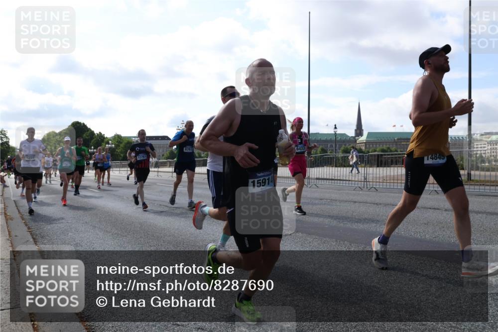 29.06.2025 - hella hamburg halbmarathon Lena Gebhardt http://msf.ph/oto/8287690 29.06.2025 09:58:32 Lombardsbrücke 5259, 11214, 12761, 8393, 15914, 6433, 14845, 1034, 1179, 1190, 1285, 1727, 1815, 1946, 1951, 2029, 2034, 2070, 2138, 2417, 2518, 2636, 2656, 2711, 2840, 2883, 2907, 3041, 3097, 3819, 3859, 3952, 4120, 4152, 4167, 4814, 4903, 5077, 5084, 5093, 5259, 5378, 5721, 5894, 6164, 6272, 6294, 6433, 6592, 6657, 6754, 6759, 6877, 6897, 7082, 7369, 7409, 7509, 7716, 7724, 7856, 7896, 8154, 8311, 8322, 8393, 8508, 8590, 8639, 8825, 9012, 9057, 9562, 9656, 10084 meine-sportfotos.de