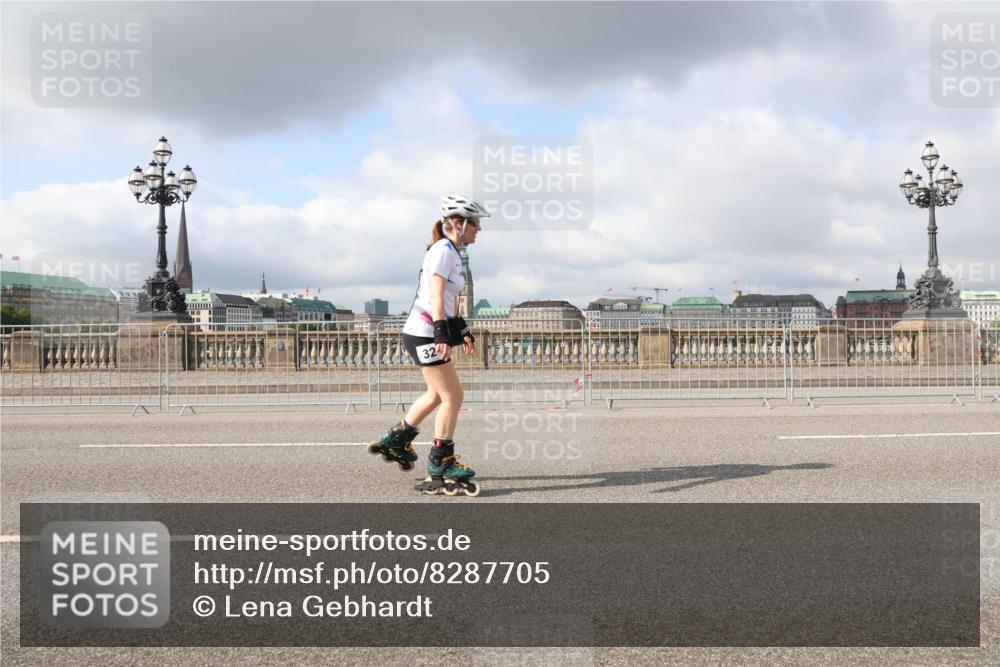 29.06.2025 - hella hamburg halbmarathon Lena Gebhardt http://msf.ph/oto/8287705 29.06.2025 09:05:33 Lombardsbrücke  meine-sportfotos.de