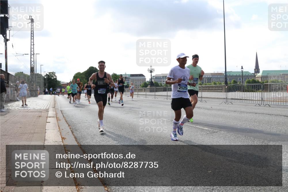 29.06.2025 - hella hamburg halbmarathon Lena Gebhardt http://msf.ph/oto/8287735 29.06.2025 09:46:06 Lombardsbrücke 3809, 2525, 14293, 1080, 1686, 1707, 1894, 2460, 2525, 3809, 3843, 3955, 4463, 4679, 4812, 5042, 5187, 5550, 6169, 6495, 6878, 7055, 7186, 7845, 7880, 7901, 7965, 8062, 8190, 8864, 8956, 9345, 10270, 10453, 10484, 10876, 11120, 11199, 11282, 11833, 12189, 12232, 12308, 12681, 13066, 13167, 13252, 13343, 13617, 13618, 13686, 13754, 14167, 14276, 14293, 15115, 15391, 15689, 16507, 16580, 16931, 17213, 17768 meine-sportfotos.de
