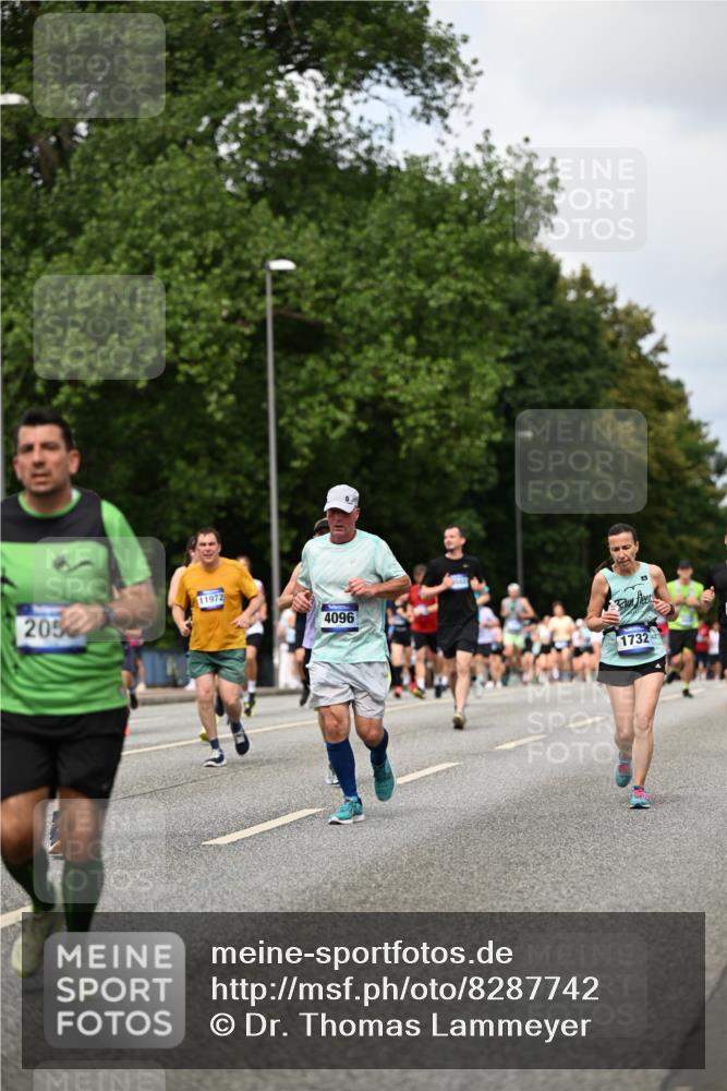 29.06.2025 - hella hamburg halbmarathon Dr. Thomas Lammeyer http://msf.ph/oto/8287742 29.06.2025 10:37:09 Kennedybrücke 1078, 1199, 1237, 1373, 1647, 1732, 1879, 2059, 2384, 2838, 2959, 3221, 3391, 3422, 3560, 3653, 3660, 3708, 4030, 4096, 4446, 4555, 5110, 5156, 5581, 6861, 7135, 7749, 7750, 8170, 8175, 8595, 8839, 8993, 9034, 9289, 9471, 9768, 9780, 9812, 10002, 10770 meine-sportfotos.de
