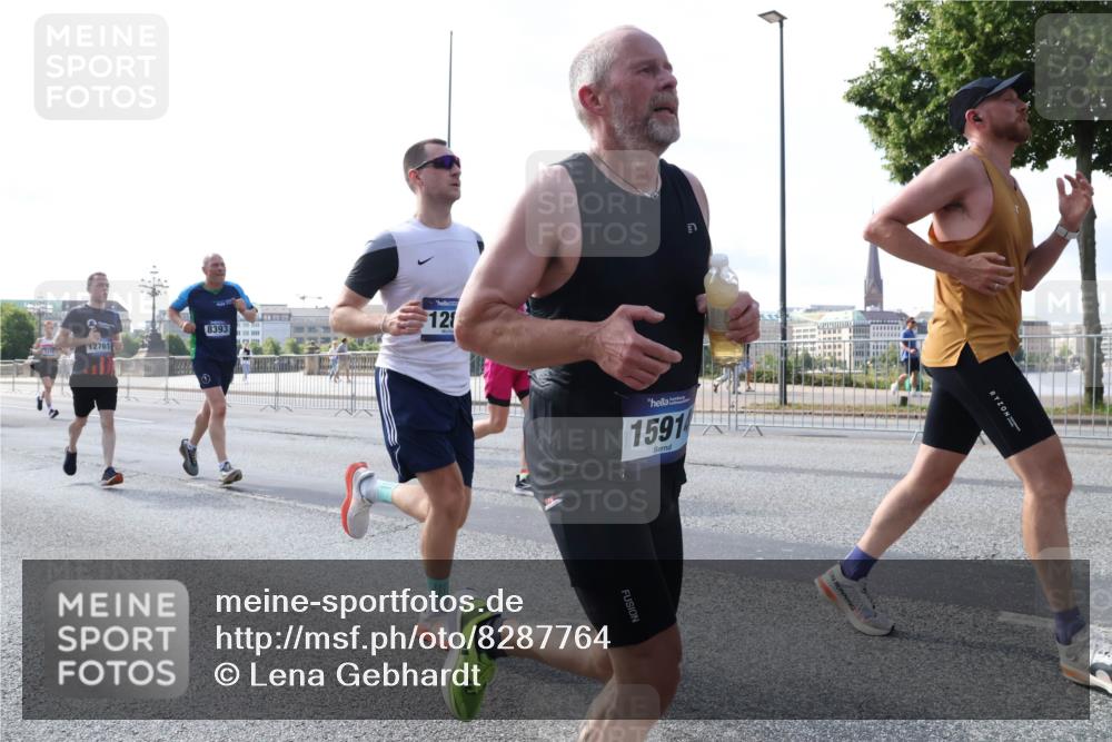 29.06.2025 - hella hamburg halbmarathon Lena Gebhardt http://msf.ph/oto/8287764 29.06.2025 09:58:32 Lombardsbrücke 8393, 12, 12761, 1591, 1034, 1179, 1190, 1285, 1727, 1815, 1946, 1951, 2029, 2034, 2070, 2138, 2417, 2518, 2636, 2656, 2711, 2840, 2883, 2907, 3041, 3097, 3819, 3859, 3952, 4120, 4152, 4167, 4814, 4903, 5077, 5084, 5093, 5259, 5378, 5721, 5894, 6164, 6272, 6294, 6433, 6592, 6657, 6754, 6759, 6877, 6897, 7082, 7369, 7409, 7509, 7716, 7724, 7856, 7896, 8154, 8311, 8322, 8393, 8508, 8590, 8639, 8825, 9012, 9057, 9562, 9656, 10084 meine-sportfotos.de