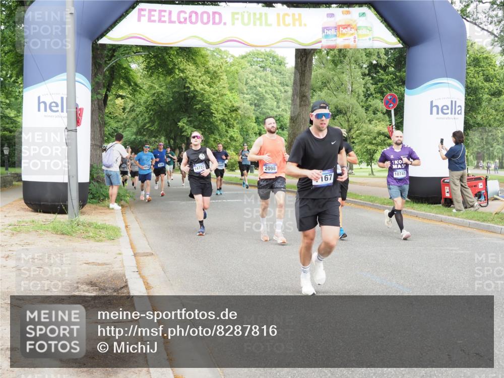 29.06.2025 - hella hamburg halbmarathon MichiJ http://msf.ph/oto/8287816 29.06.2025 10:33:15 Zwischen KM18-KM19 1171, 1413, 2098, 2890, 2970, 3056, 3917, 5623, 6266, 7167, 7325, 7843, 9030, 10741, 11491, 12783, 13525, 14374, 14464, 14686, 14687, 14722, 15760, 16685, 18055, 18407, 18637, 18638, 18718 meine-sportfotos.de