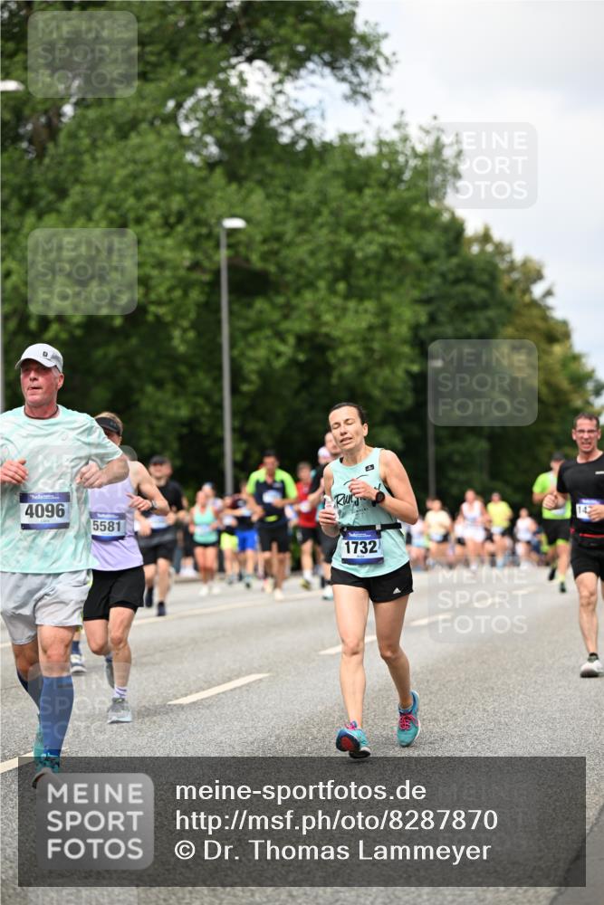 29.06.2025 - hella hamburg halbmarathon Dr. Thomas Lammeyer http://msf.ph/oto/8287870 29.06.2025 10:37:12 Kennedybrücke 1078, 1199, 1373, 1647, 1732, 1879, 2059, 2384, 2838, 2959, 3221, 3391, 3422, 3560, 3653, 3660, 3708, 4030, 4096, 4446, 4555, 5110, 5156, 5581, 6861, 7135, 7750, 8170, 8175, 8595, 8839, 8993, 9034, 9289, 9471, 9768, 9780, 9812, 10002, 10770 meine-sportfotos.de