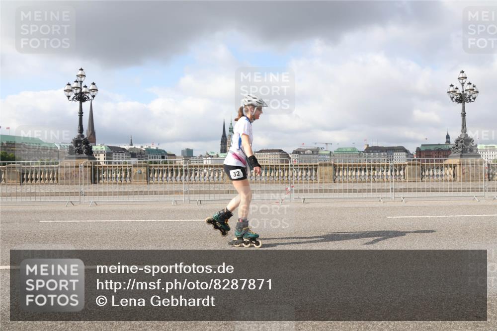 29.06.2025 - hella hamburg halbmarathon Lena Gebhardt http://msf.ph/oto/8287871 29.06.2025 09:05:34 Lombardsbrücke  meine-sportfotos.de