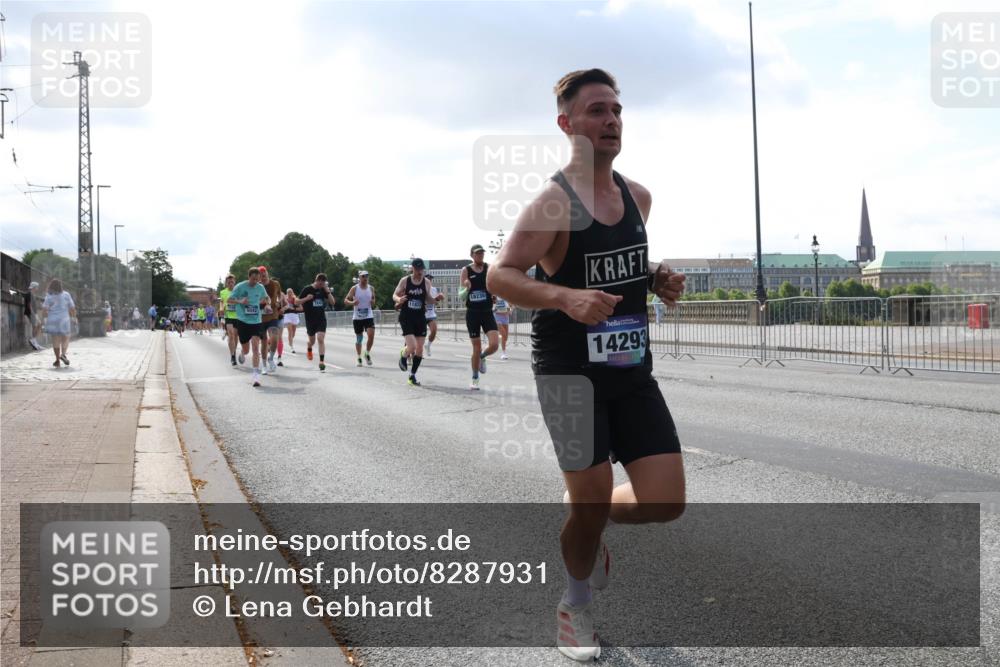 29.06.2025 - hella hamburg halbmarathon Lena Gebhardt http://msf.ph/oto/8287931 29.06.2025 09:46:07 Lombardsbrücke 18235, 11833, 14293, 1080, 1686, 1707, 1894, 2460, 2525, 3809, 3843, 3955, 4463, 4812, 5042, 5187, 5550, 6169, 6495, 6878, 7055, 7186, 7534, 7845, 7880, 7901, 7965, 8062, 8190, 8864, 8956, 9345, 10270, 10453, 10484, 10865, 10876, 11120, 11199, 11282, 11833, 12189, 12232, 12308, 12681, 13066, 13167, 13252, 13343, 13617, 13686, 13754, 14167, 14276, 14293, 15115, 15391, 15689, 16507, 16580, 16931, 17213, 17768 meine-sportfotos.de