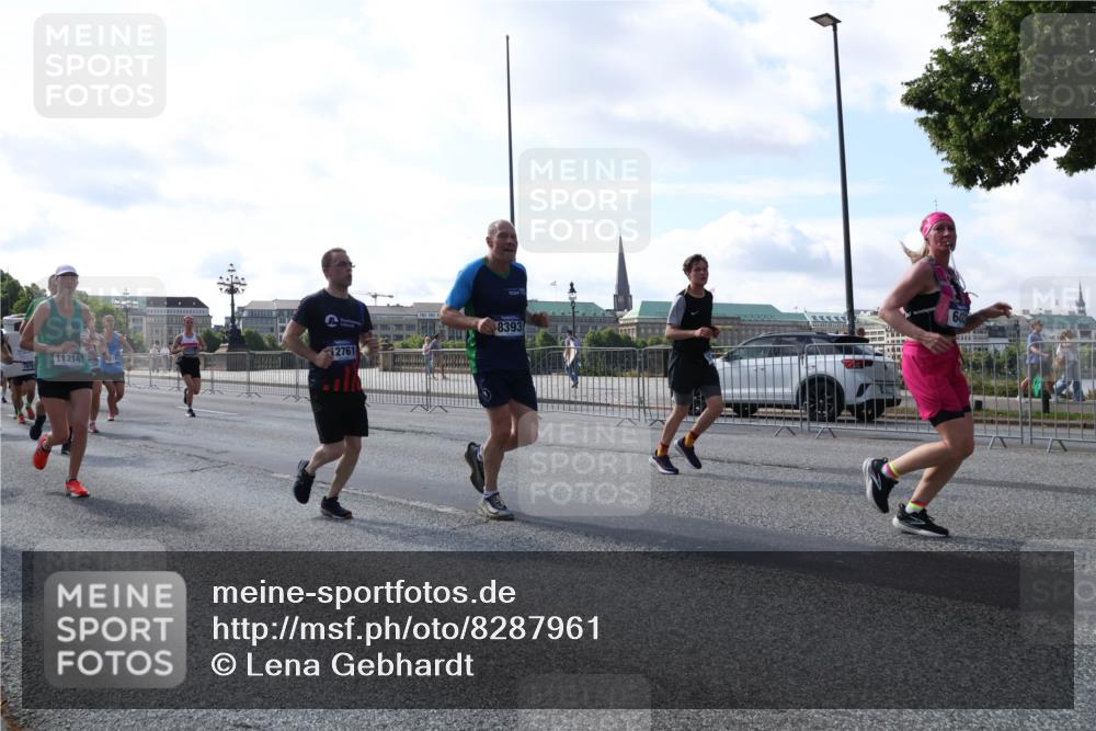 29.06.2025 - hella hamburg halbmarathon Lena Gebhardt http://msf.ph/oto/8287961 29.06.2025 09:58:33 Lombardsbrücke 11214, 12761, 8393, 64, 1034, 1179, 1190, 1285, 1727, 1815, 1946, 1951, 2029, 2034, 2070, 2417, 2518, 2636, 2656, 2711, 2840, 2883, 2907, 3041, 3097, 3819, 3859, 3952, 4120, 4152, 4167, 4814, 4903, 5077, 5084, 5093, 5259, 5378, 5721, 5894, 6164, 6272, 6294, 6433, 6592, 6657, 6759, 6877, 6897, 7082, 7369, 7409, 7509, 7716, 7724, 7856, 7896, 8154, 8311, 8322, 8393, 8508, 8590, 8639, 8825, 9012, 9057, 9562, 9656, 10084 meine-sportfotos.de