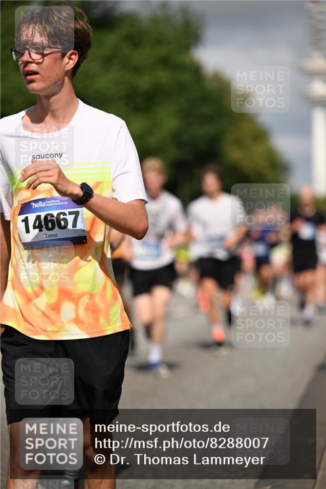 29.06.2025 - hella hamburg halbmarathon Dr. Thomas Lammeyer http://msf.ph/oto/8288007 29.06.2025 09:53:22 Kennedybrücke 1343, 1445, 1615, 1800, 1975, 2324, 2573, 2949, 3136, 3282, 3431, 3530, 4303, 4425, 5248, 5889, 6123, 6682, 7495, 7796, 8370, 8629, 8925, 9264, 9265, 9294, 9296, 9979, 10894, 10930 meine-sportfotos.de