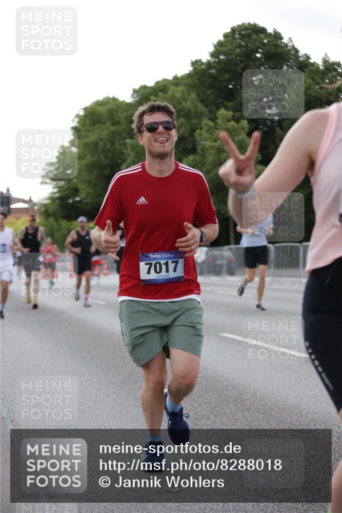 29.06.2025 - hella hamburg halbmarathon Jannik Wohlers http://msf.ph/oto/8288018 29.06.2025 10:03:42 Lombardsbrücke 1032, 1355, 2979, 3488, 4095, 4488, 5058, 5613, 6142, 6706, 7017, 8177, 8421, 8422, 8423, 9526, 9899, 10756, 11511, 11582, 12004, 12005, 12336, 12653, 13173, 13583, 15520, 15525, 15678, 16099, 17098, 17437, 17860, 17880, 18111, 18985 meine-sportfotos.de