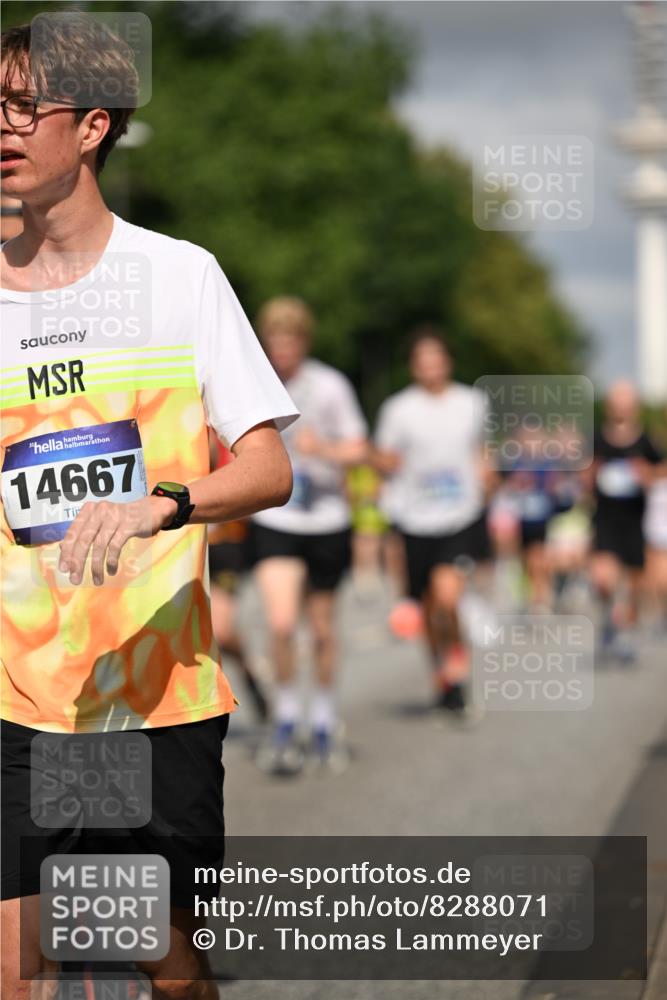 29.06.2025 - hella hamburg halbmarathon Dr. Thomas Lammeyer http://msf.ph/oto/8288071 29.06.2025 09:53:22 Kennedybrücke 1343, 1445, 1615, 1800, 1975, 2324, 2573, 2949, 3136, 3282, 3431, 3530, 4303, 4425, 5248, 5889, 6123, 6682, 7495, 7796, 8370, 8629, 8925, 9264, 9265, 9294, 9296, 9979, 10894, 10930 meine-sportfotos.de