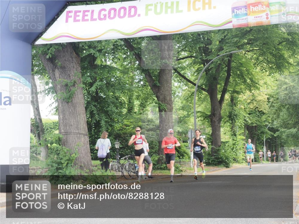 29.06.2025 - hella hamburg halbmarathon KatJ http://msf.ph/oto/8288128 29.06.2025 10:12:17 Zwischen KM18-KM19  meine-sportfotos.de