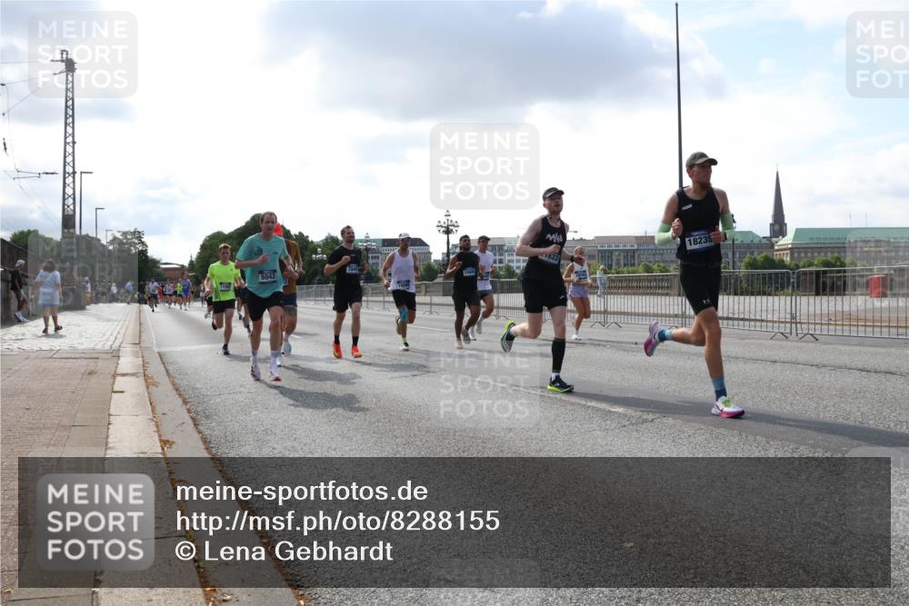 29.06.2025 - hella hamburg halbmarathon Lena Gebhardt http://msf.ph/oto/8288155 29.06.2025 09:46:09 Lombardsbrücke 5042, 7845, 7845, 833, 18235, 1080, 1686, 1894, 2460, 2525, 3809, 3843, 3955, 4463, 4812, 5042, 5187, 5550, 6169, 6495, 6878, 7055, 7186, 7534, 7845, 7880, 7901, 7965, 8062, 8190, 8784, 8864, 8956, 9345, 10270, 10453, 10484, 10865, 11120, 11199, 11282, 11833, 12189, 12232, 12308, 12681, 13167, 13252, 13343, 13617, 13686, 13754, 14167, 14276, 14293, 15115, 15391, 15689, 16065, 16140, 16507, 16580, 16931, 17213, 17768 meine-sportfotos.de
