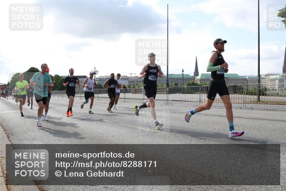 29.06.2025 - hella hamburg halbmarathon Lena Gebhardt http://msf.ph/oto/8288171 29.06.2025 09:46:09 Lombardsbrücke 5042, 7845, 11833, 18235, 1080, 1686, 1894, 2460, 2525, 3809, 3843, 3955, 4463, 4812, 5042, 5187, 5550, 6169, 6495, 6878, 7055, 7186, 7534, 7845, 7880, 7901, 7965, 8062, 8190, 8784, 8864, 8956, 9345, 10270, 10453, 10484, 10865, 11120, 11199, 11282, 11833, 12189, 12232, 12308, 12681, 13167, 13252, 13343, 13617, 13686, 13754, 14167, 14276, 14293, 15115, 15391, 15689, 16065, 16140, 16507, 16580, 16931, 17213, 17768 meine-sportfotos.de