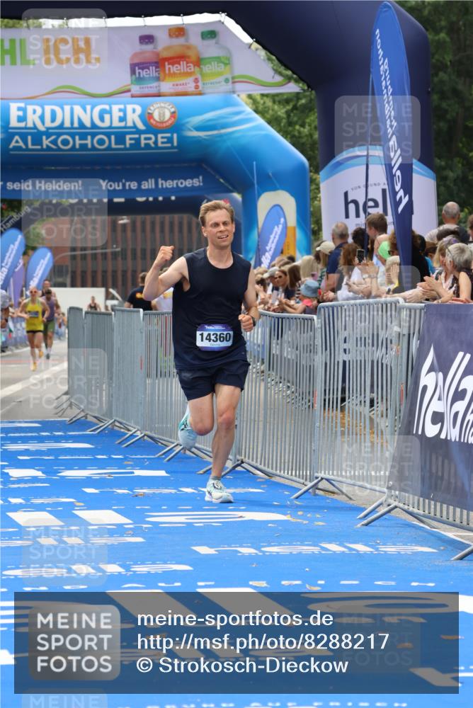 29.06.2025 - hella hamburg halbmarathon Strokosch-Dieckow http://msf.ph/oto/8288217 29.06.2025 10:20:41 Ziel 14360, 16988, 17402 meine-sportfotos.de