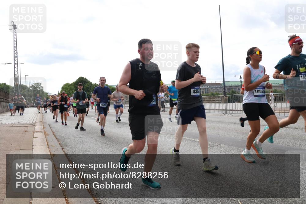 29.06.2025 - hella hamburg halbmarathon Lena Gebhardt http://msf.ph/oto/8288256 29.06.2025 10:21:03 Lombardsbrücke 1, 1, 5813, 1736, 1715, 4082, 15020, 4350, 10585, 2125, 183, 1028, 1266, 1658, 2053, 2101, 2325, 2383, 2635, 2834, 2923, 2945, 2956, 2986, 3122, 3161, 3247, 3453, 3781, 3813, 4082, 4288, 4350, 4754, 4869, 5041, 5061, 5395, 5493, 5625, 5767, 6275, 6308, 6608, 7228, 7522, 7553, 7608, 8113, 8724, 8726, 8844, 8940, 9005, 9011, 9108, 9236, 9501, 9981, 10050, 10350, 10585, 10602, 11100, 11145, 11698, 11995, 12175, 12694, 12844, 13057, 13508 meine-sportfotos.de