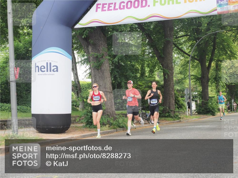 29.06.2025 - hella hamburg halbmarathon KatJ http://msf.ph/oto/8288273 29.06.2025 10:12:19 Zwischen KM18-KM19  meine-sportfotos.de