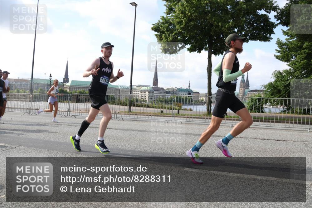 29.06.2025 - hella hamburg halbmarathon Lena Gebhardt http://msf.ph/oto/8288311 29.06.2025 09:46:10 Lombardsbrücke 11833, 1080, 1686, 1894, 2460, 2525, 3809, 3843, 3955, 4463, 4812, 5042, 5187, 5550, 6169, 6495, 6878, 7055, 7186, 7534, 7845, 7880, 7901, 7965, 8062, 8784, 8864, 8956, 9345, 10270, 10453, 10484, 10865, 11199, 11282, 11833, 12189, 12232, 12681, 13167, 13252, 13343, 13617, 13686, 13754, 14167, 14276, 14293, 15115, 15391, 15689, 16065, 16140, 16507, 16580, 16931, 17213, 17768 meine-sportfotos.de