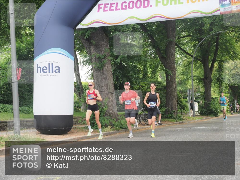 29.06.2025 - hella hamburg halbmarathon KatJ http://msf.ph/oto/8288323 29.06.2025 10:12:19 Zwischen KM18-KM19  meine-sportfotos.de