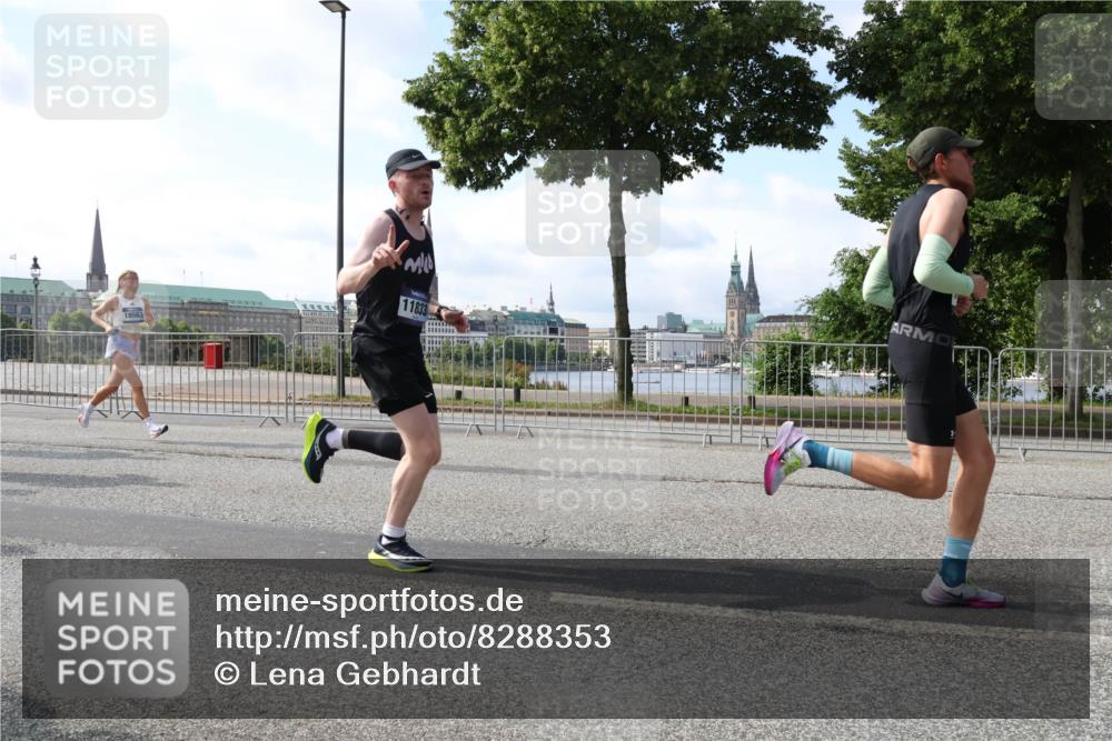 29.06.2025 - hella hamburg halbmarathon Lena Gebhardt http://msf.ph/oto/8288353 29.06.2025 09:46:10 Lombardsbrücke 18563, 11833, 1080, 1686, 1894, 2460, 2525, 3809, 3843, 3955, 4463, 4812, 5042, 5187, 5550, 6169, 6495, 6878, 7055, 7186, 7534, 7845, 7880, 7901, 7965, 8062, 8784, 8864, 8956, 9345, 10270, 10453, 10484, 10865, 11199, 11282, 11833, 12189, 12232, 12681, 13167, 13252, 13343, 13617, 13686, 13754, 14167, 14276, 14293, 15115, 15391, 15689, 16065, 16140, 16507, 16580, 16931, 17213, 17768 meine-sportfotos.de