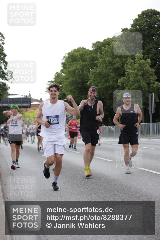 29.06.2025 - hella hamburg halbmarathon Jannik Wohlers http://msf.ph/oto/8288377 29.06.2025 10:03:45 Lombardsbrücke 1032, 2979, 3488, 4488, 5058, 5976, 6142, 6706, 6709, 7017, 8177, 8421, 8422, 8423, 9526, 10756, 11511, 11582, 12004, 12005, 12653, 13173, 13583, 15525, 15678, 16099, 17071, 17437, 17860, 17880, 18111, 18199, 18985 meine-sportfotos.de