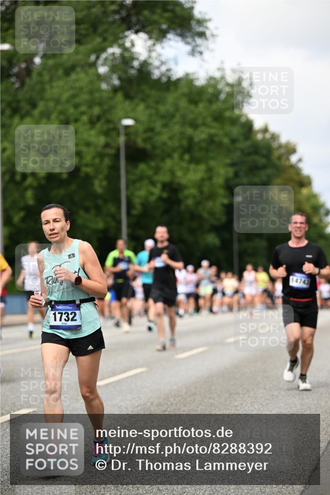 29.06.2025 - hella hamburg halbmarathon Dr. Thomas Lammeyer http://msf.ph/oto/8288392 29.06.2025 10:37:13 Kennedybrücke 1078, 1199, 1324, 1373, 1732, 1879, 2059, 2384, 2838, 2959, 3221, 3391, 3422, 3560, 3653, 3708, 3871, 4030, 4096, 4446, 4555, 5156, 5581, 6861, 7135, 7750, 8170, 8175, 8595, 8839, 8993, 9034, 9289, 9471, 9750, 9768, 9780, 9812, 10002, 10770 meine-sportfotos.de