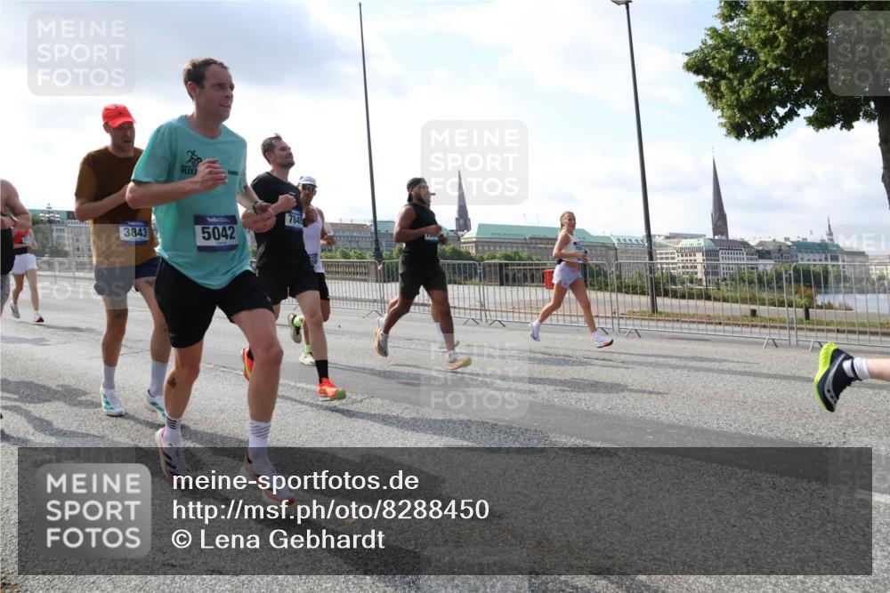 29.06.2025 - hella hamburg halbmarathon Lena Gebhardt http://msf.ph/oto/8288450 29.06.2025 09:46:10 Lombardsbrücke 3843, 5042, 7845, 1080, 1686, 1894, 2460, 2525, 3809, 3843, 3955, 4463, 4812, 5042, 5187, 5550, 6169, 6495, 6878, 7055, 7186, 7534, 7845, 7880, 7901, 7965, 8062, 8784, 8864, 8956, 9345, 10270, 10453, 10484, 10865, 11199, 11282, 11833, 12189, 12232, 12681, 13167, 13252, 13343, 13617, 13686, 13754, 14167, 14276, 14293, 15115, 15391, 15689, 16065, 16140, 16507, 16580, 16931, 17213, 17768 meine-sportfotos.de
