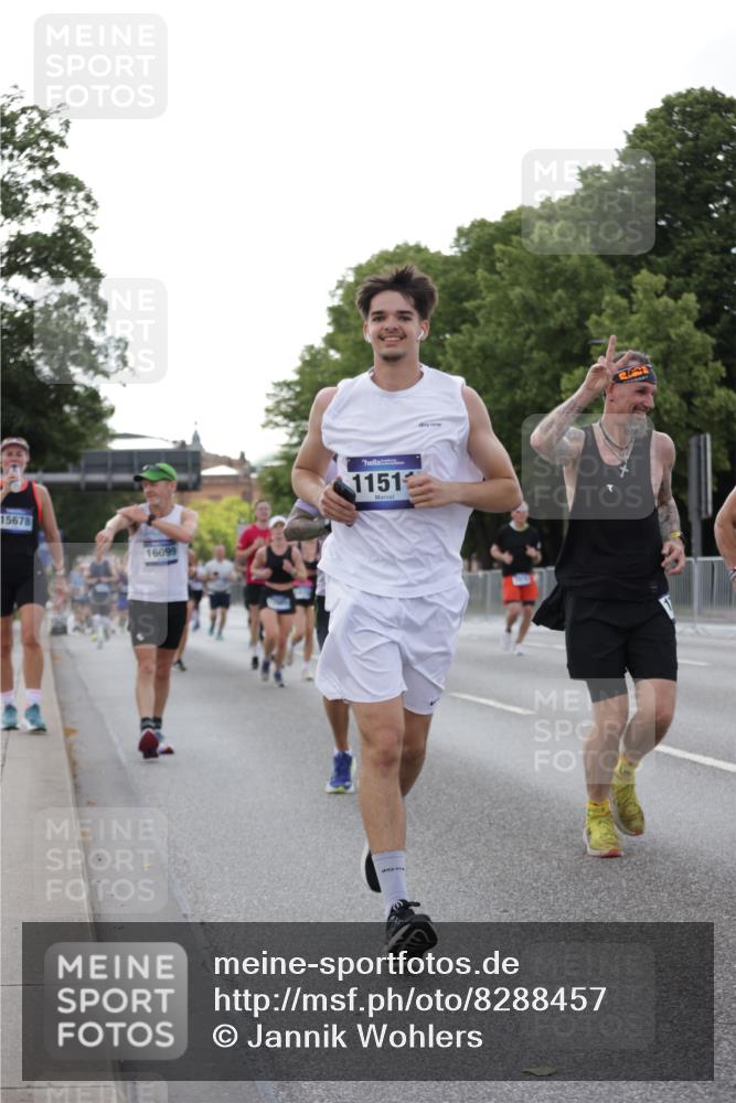 29.06.2025 - hella hamburg halbmarathon Jannik Wohlers http://msf.ph/oto/8288457 29.06.2025 10:03:46 Lombardsbrücke 2979, 3488, 4488, 4587, 5058, 5976, 6142, 6706, 6709, 7017, 8177, 8421, 8422, 8423, 9526, 10756, 11511, 11582, 12004, 12005, 13173, 13583, 14340, 15525, 15678, 16099, 17071, 17437, 17860, 17880, 18111, 18199, 18985 meine-sportfotos.de