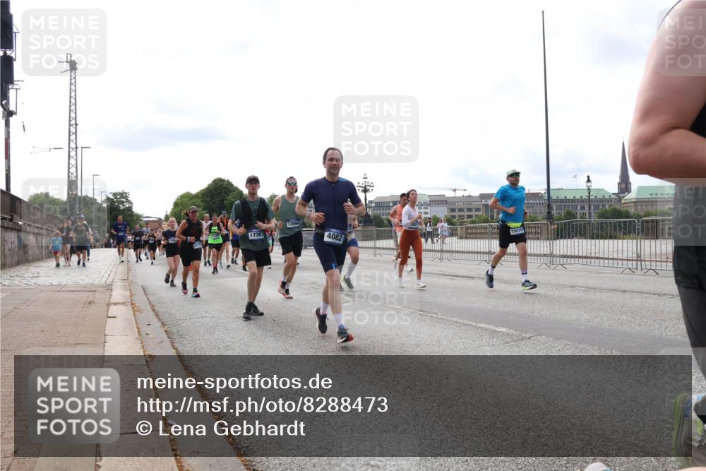 29.06.2025 - hella hamburg halbmarathon Lena Gebhardt http://msf.ph/oto/8288473 29.06.2025 10:21:04 Lombardsbrücke 17367, 1715, 12694, 4082, 1028, 1266, 1658, 2053, 2101, 2325, 2383, 2635, 2834, 2923, 2945, 2956, 2986, 3122, 3161, 3247, 3453, 3781, 3813, 4082, 4288, 4350, 4754, 4869, 5041, 5061, 5395, 5493, 5625, 5767, 6275, 6308, 6608, 6844, 7228, 7522, 7553, 7608, 8113, 8724, 8726, 8844, 8940, 9005, 9011, 9108, 9236, 9501, 9981, 10050, 10350, 10585, 10602, 11100, 11145, 11698, 11995, 12175, 12694, 12844, 13057, 13508 meine-sportfotos.de