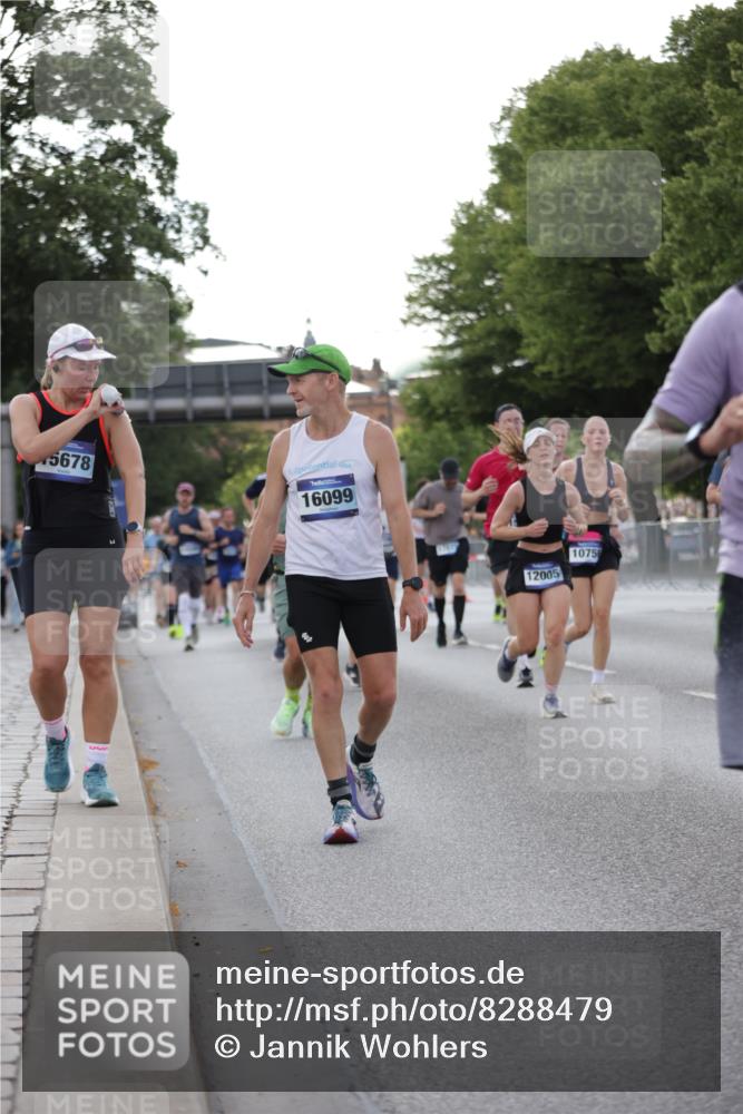 29.06.2025 - hella hamburg halbmarathon Jannik Wohlers http://msf.ph/oto/8288479 29.06.2025 10:03:47 Lombardsbrücke 2979, 3488, 4488, 4587, 5058, 5354, 5365, 5976, 6142, 6706, 6709, 7017, 8177, 8421, 8422, 8423, 9526, 10756, 11511, 11582, 12004, 12005, 12998, 13173, 13583, 14340, 14436, 15525, 15678, 16099, 17071, 17437, 17860, 17880, 18111, 18199, 18985 meine-sportfotos.de