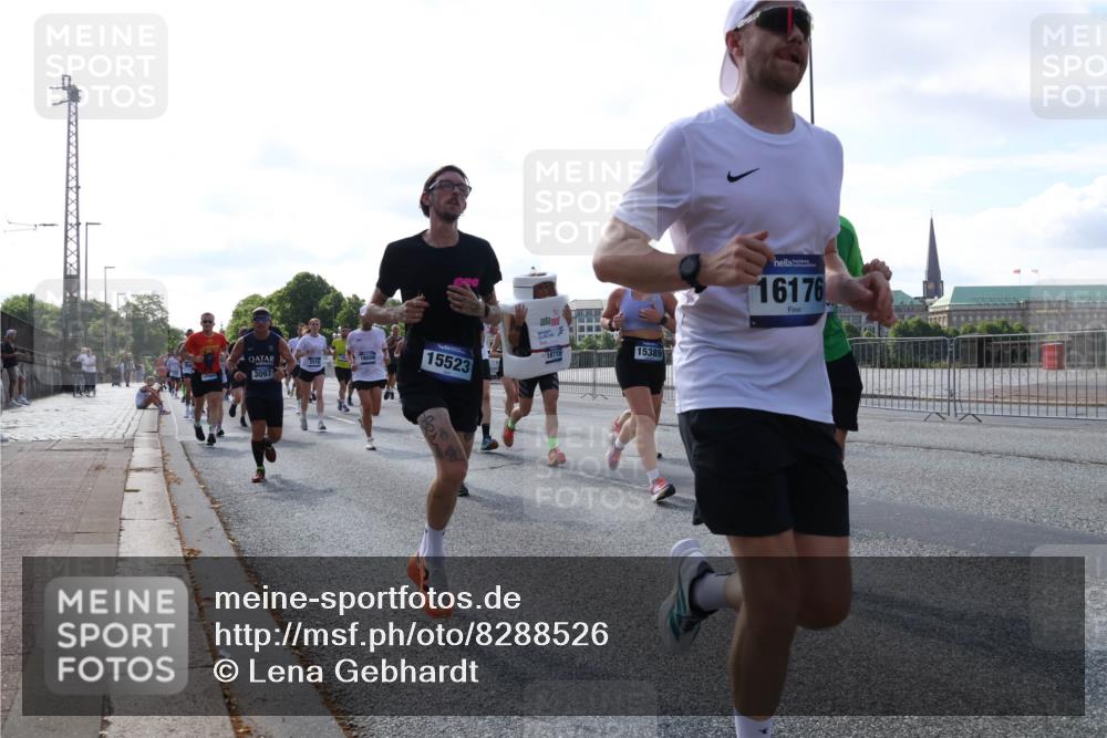 29.06.2025 - hella hamburg halbmarathon Lena Gebhardt http://msf.ph/oto/8288526 29.06.2025 09:58:35 Lombardsbrücke 3097, 18715, 18006, 15523, 15389, 16176, 1034, 1179, 1190, 1285, 1410, 1727, 1815, 1946, 1951, 2029, 2034, 2070, 2417, 2518, 2636, 2656, 2711, 2840, 2883, 2907, 3041, 3097, 3819, 3859, 3952, 4120, 4152, 4167, 4814, 4903, 5077, 5084, 5093, 5259, 5378, 5721, 5894, 6164, 6272, 6294, 6433, 6592, 6657, 6759, 6877, 6897, 7082, 7369, 7409, 7716, 7724, 7732, 7856, 7896, 8068, 8154, 8311, 8322, 8393, 8508, 8590, 8639, 8721, 8825, 9012, 9057, 9562, 9656, 9770, 10084 meine-sportfotos.de