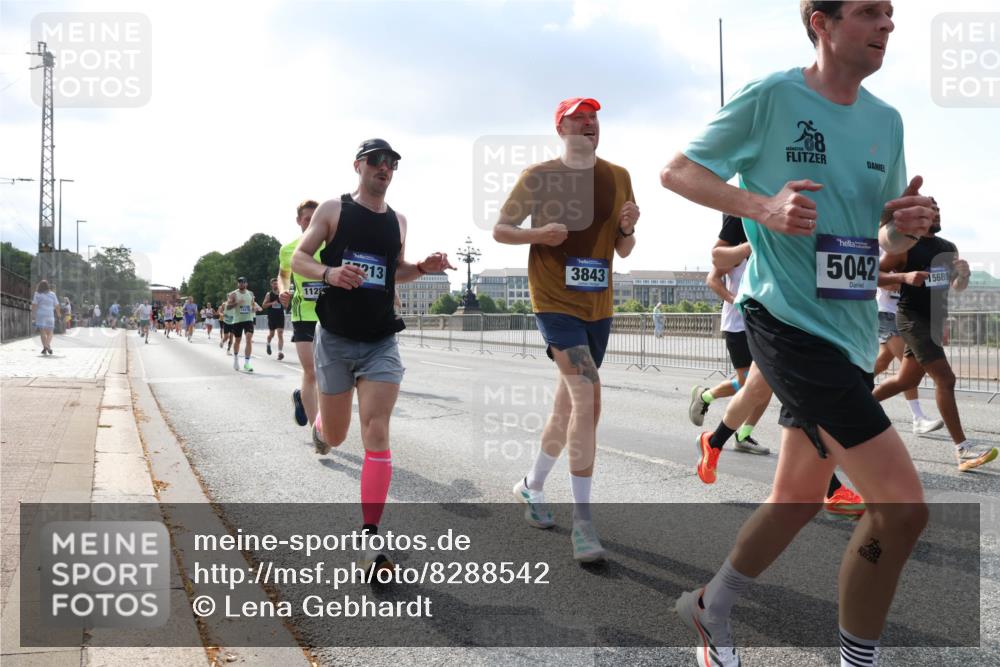29.06.2025 - hella hamburg halbmarathon Lena Gebhardt http://msf.ph/oto/8288542 29.06.2025 09:46:11 Lombardsbrücke 1128, 213, 3843, 5042, 15689, 1080, 1686, 1894, 2460, 2525, 3809, 3843, 3955, 4463, 4812, 5042, 5187, 5550, 6169, 6495, 6878, 7055, 7186, 7534, 7845, 7880, 7901, 7965, 8062, 8784, 8864, 8956, 9345, 10270, 10453, 10484, 10865, 10929, 11199, 11282, 11833, 12189, 12232, 12681, 13167, 13252, 13343, 13617, 13686, 13754, 14167, 14276, 14293, 15115, 15391, 15689, 16065, 16140, 16507, 16580, 16931, 17213, 17768 meine-sportfotos.de