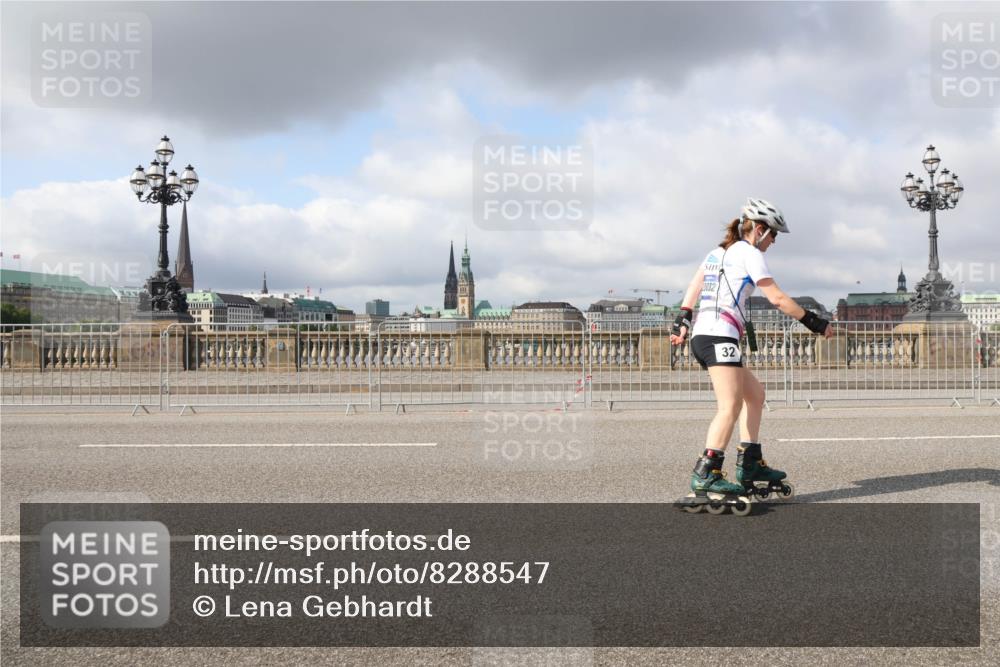 29.06.2025 - hella hamburg halbmarathon Lena Gebhardt http://msf.ph/oto/8288547 29.06.2025 09:05:34 Lombardsbrücke  meine-sportfotos.de