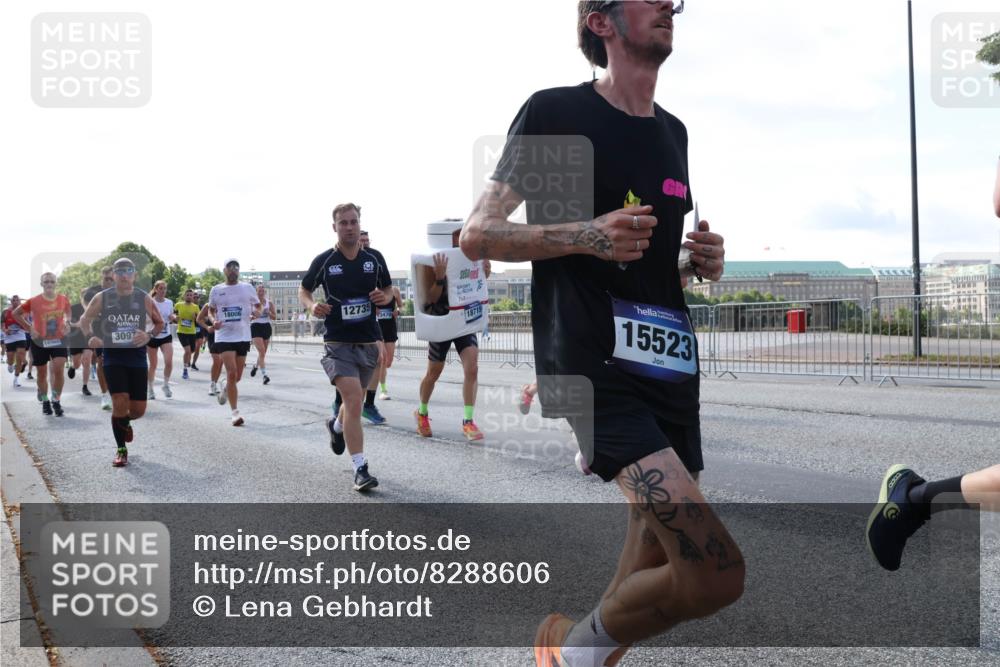 29.06.2025 - hella hamburg halbmarathon Lena Gebhardt http://msf.ph/oto/8288606 29.06.2025 09:58:36 Lombardsbrücke 3097, 18006, 12735, 3470, 18715, 15523, 1034, 1190, 1285, 1410, 1727, 1815, 1946, 1951, 2029, 2034, 2070, 2417, 2518, 2636, 2656, 2711, 2840, 2883, 2907, 3041, 3097, 3334, 3819, 3859, 3952, 4120, 4152, 4167, 4903, 5077, 5084, 5093, 5259, 5378, 5721, 5894, 6164, 6272, 6294, 6433, 6592, 6657, 6759, 6877, 6897, 7082, 7369, 7409, 7716, 7732, 7856, 7896, 8068, 8154, 8311, 8322, 8393, 8508, 8590, 8639, 8721, 8825, 9012, 9057, 9562, 9656, 9727, 9770, 10084 meine-sportfotos.de