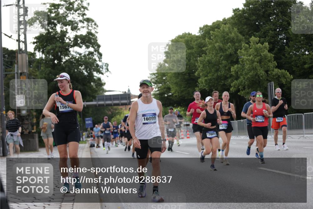 29.06.2025 - hella hamburg halbmarathon Jannik Wohlers http://msf.ph/oto/8288637 29.06.2025 10:03:48 Lombardsbrücke 2979, 3488, 4488, 4587, 5058, 5354, 5365, 5976, 6142, 6706, 6709, 7017, 8177, 8421, 8422, 8423, 9526, 10756, 11511, 11582, 12004, 12005, 12998, 13583, 14340, 14436, 14917, 15525, 15678, 16099, 17071, 17437, 17860, 17880, 18111, 18199, 18985 meine-sportfotos.de