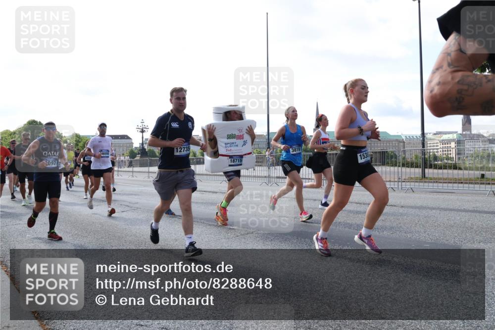 29.06.2025 - hella hamburg halbmarathon Lena Gebhardt http://msf.ph/oto/8288648 29.06.2025 09:58:36 Lombardsbrücke 097, 8006, 12735, 2, 1, 18715, 3819, 1538, 1034, 1190, 1285, 1410, 1727, 1815, 1946, 1951, 2029, 2034, 2070, 2417, 2518, 2636, 2656, 2711, 2840, 2883, 2907, 3041, 3097, 3334, 3819, 3859, 3952, 4120, 4152, 4167, 4903, 5077, 5084, 5093, 5259, 5378, 5721, 5894, 6164, 6272, 6294, 6433, 6592, 6657, 6759, 6877, 6897, 7082, 7369, 7409, 7716, 7732, 7856, 7896, 8068, 8154, 8311, 8322, 8393, 8508, 8590, 8639, 8721, 8825, 9012, 9057, 9562, 9656, 9727, 9770, 10084 meine-sportfotos.de