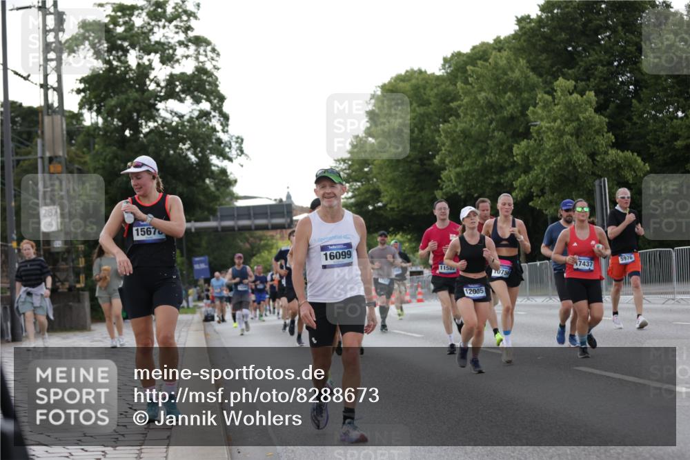 29.06.2025 - hella hamburg halbmarathon Jannik Wohlers http://msf.ph/oto/8288673 29.06.2025 10:03:49 Lombardsbrücke 2979, 3488, 4488, 4587, 5058, 5354, 5365, 5976, 6142, 6706, 6709, 7017, 8177, 8217, 8421, 8422, 8423, 9526, 10756, 11511, 11582, 12004, 12005, 12998, 13583, 14340, 14436, 14917, 15525, 15678, 16099, 17071, 17437, 17860, 17880, 18111, 18199, 18985 meine-sportfotos.de