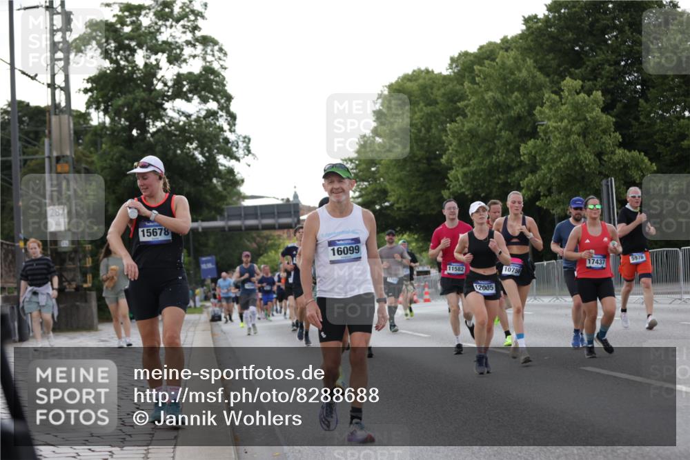29.06.2025 - hella hamburg halbmarathon Jannik Wohlers http://msf.ph/oto/8288688 29.06.2025 10:03:49 Lombardsbrücke 2979, 3488, 4488, 4587, 5058, 5354, 5365, 5976, 6142, 6706, 6709, 7017, 8177, 8217, 8421, 8422, 8423, 9526, 10756, 11511, 11582, 12004, 12005, 12998, 13583, 14340, 14436, 14917, 15525, 15678, 16099, 17071, 17437, 17860, 17880, 18111, 18199, 18985 meine-sportfotos.de