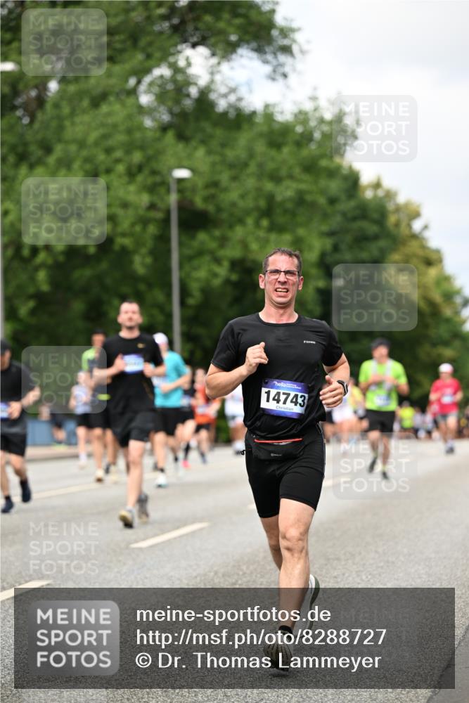 29.06.2025 - hella hamburg halbmarathon Dr. Thomas Lammeyer http://msf.ph/oto/8288727 29.06.2025 10:37:15 Kennedybrücke 1078, 1199, 1324, 1373, 1732, 1879, 2059, 2384, 2838, 3221, 3341, 3391, 3422, 3560, 3653, 3708, 3871, 4030, 4096, 4446, 4555, 5156, 5581, 5917, 6861, 7135, 7750, 8170, 8175, 8595, 8839, 8993, 9034, 9289, 9471, 9750, 9768, 9780, 10770 meine-sportfotos.de
