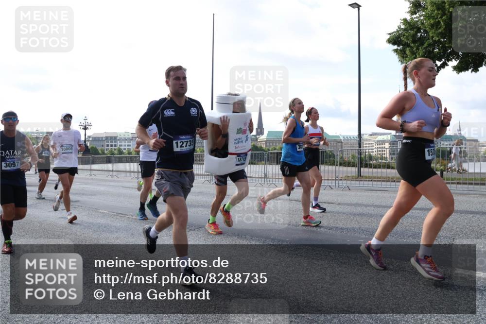 29.06.2025 - hella hamburg halbmarathon Lena Gebhardt http://msf.ph/oto/8288735 29.06.2025 09:58:37 Lombardsbrücke 3097, 18006, 12735, 2, 1, 381, 18715, 15, 1034, 1190, 1285, 1410, 1727, 1815, 1946, 1951, 2029, 2034, 2070, 2518, 2636, 2656, 2711, 2840, 2883, 2907, 3041, 3097, 3334, 3819, 3859, 3952, 4120, 4152, 4167, 4903, 5077, 5084, 5093, 5259, 5378, 5721, 5894, 6164, 6272, 6294, 6433, 6592, 6657, 6759, 6877, 6897, 7082, 7369, 7409, 7716, 7732, 7856, 7896, 8068, 8154, 8311, 8322, 8393, 8508, 8590, 8639, 8721, 8825, 9012, 9057, 9562, 9656, 9727, 9770, 10084 meine-sportfotos.de