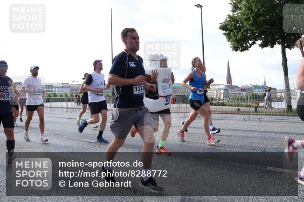 29.06.2025 - hella hamburg halbmarathon Lena Gebhardt http://msf.ph/oto/8288772 29.06.2025 09:58:37 Lombardsbrücke 097, 8006, 1273, 2, 1, 187, 3819, 1034, 1190, 1285, 1410, 1727, 1815, 1946, 1951, 2029, 2034, 2070, 2518, 2636, 2656, 2711, 2840, 2883, 2907, 3041, 3097, 3334, 3819, 3859, 3952, 4120, 4152, 4167, 4903, 5077, 5084, 5093, 5259, 5378, 5721, 5894, 6164, 6272, 6294, 6433, 6592, 6657, 6759, 6877, 6897, 7082, 7369, 7409, 7716, 7732, 7856, 7896, 8068, 8154, 8311, 8322, 8393, 8508, 8590, 8639, 8721, 8825, 9012, 9057, 9562, 9656, 9727, 9770, 10084 meine-sportfotos.de
