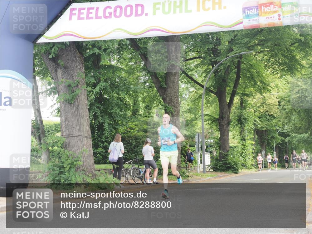 29.06.2025 - hella hamburg halbmarathon KatJ http://msf.ph/oto/8288800 29.06.2025 10:12:23 Zwischen KM18-KM19  meine-sportfotos.de