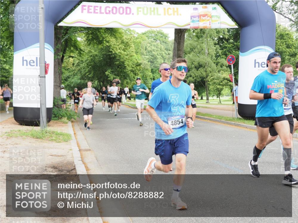 29.06.2025 - hella hamburg halbmarathon MichiJ http://msf.ph/oto/8288882 29.06.2025 10:33:21 Zwischen KM18-KM19 2098, 2590, 4854, 7167, 9030, 9159, 10741, 12643, 14722, 18637 meine-sportfotos.de