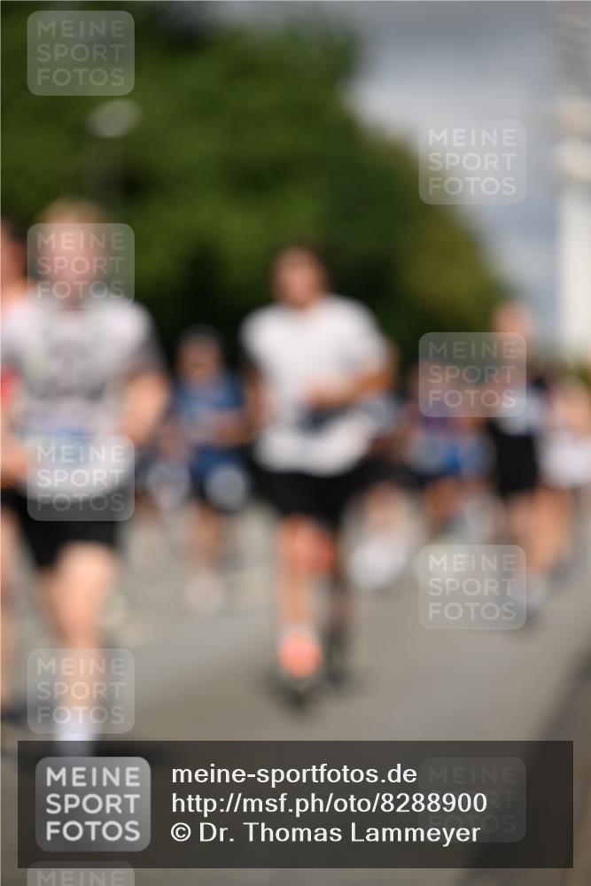 29.06.2025 - hella hamburg halbmarathon Dr. Thomas Lammeyer http://msf.ph/oto/8288900 29.06.2025 09:53:23 Kennedybrücke 1343, 1445, 1615, 1800, 1975, 2324, 2573, 2949, 3136, 3282, 3431, 3530, 4303, 4425, 5248, 5889, 6123, 6682, 7495, 7796, 8370, 8629, 8925, 9264, 9265, 9294, 9296, 9979, 10894, 10930 meine-sportfotos.de