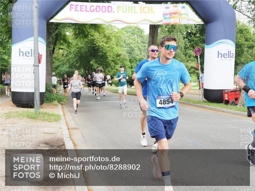 29.06.2025 - hella hamburg halbmarathon MichiJ http://msf.ph/oto/8288902 29.06.2025 10:33:21 Zwischen KM18-KM19 2098, 2590, 4854, 7167, 9030, 9159, 10741, 12643, 14722, 18637 meine-sportfotos.de
